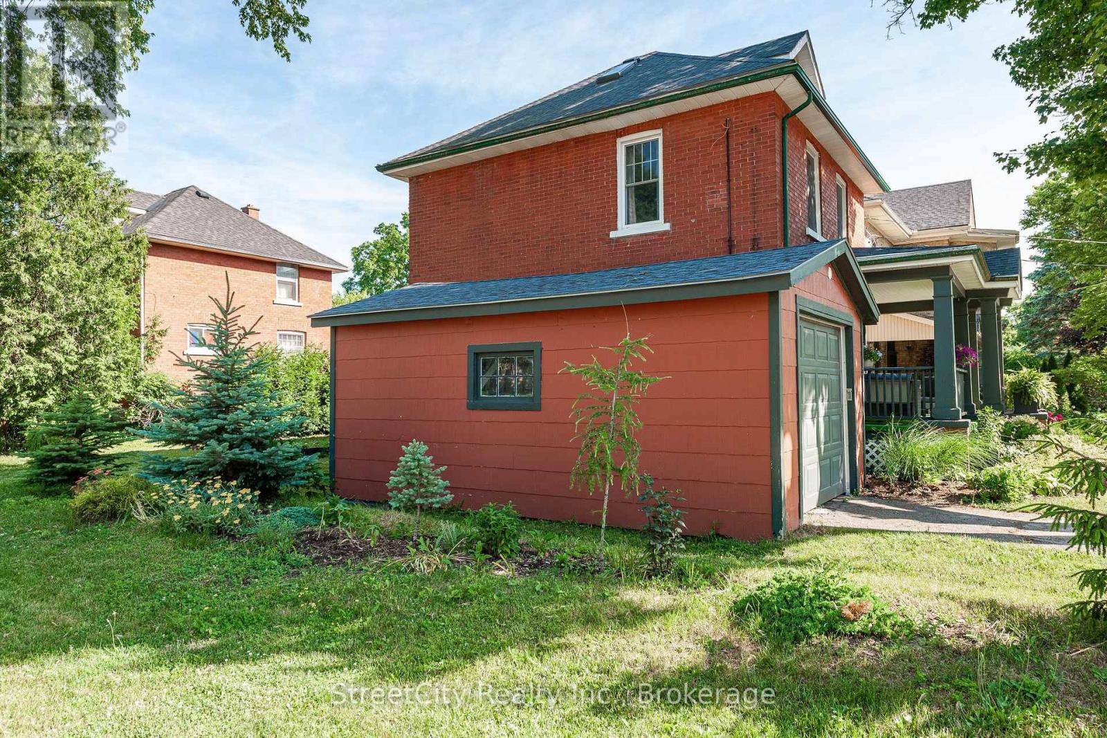 208 Birmingham Street, Stratford, Ontario  N5A 2T4 - Photo 35 - X12242723