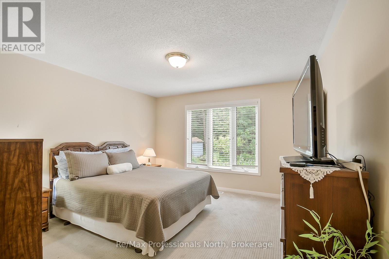 15 Pineridge Gate, Gravenhurst, Ontario  P1P 1Y4 - Photo 12 - X12242724