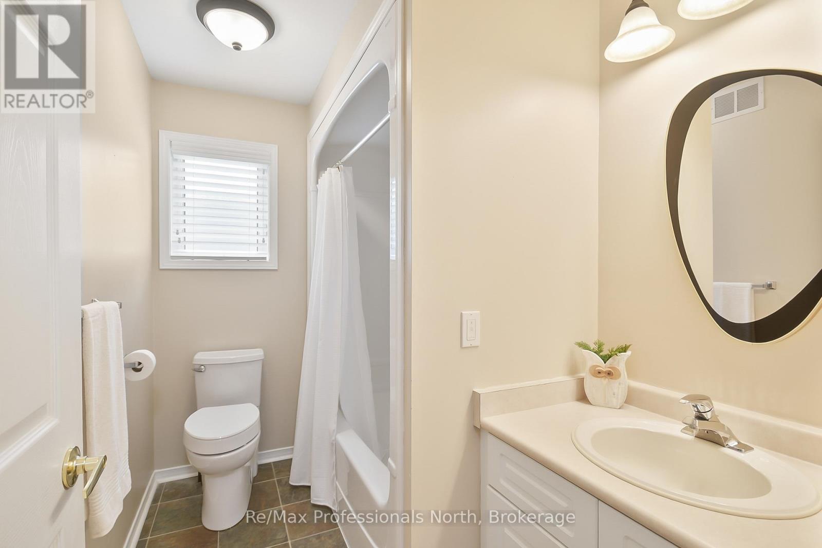 15 Pineridge Gate, Gravenhurst, Ontario  P1P 1Y4 - Photo 17 - X12242724