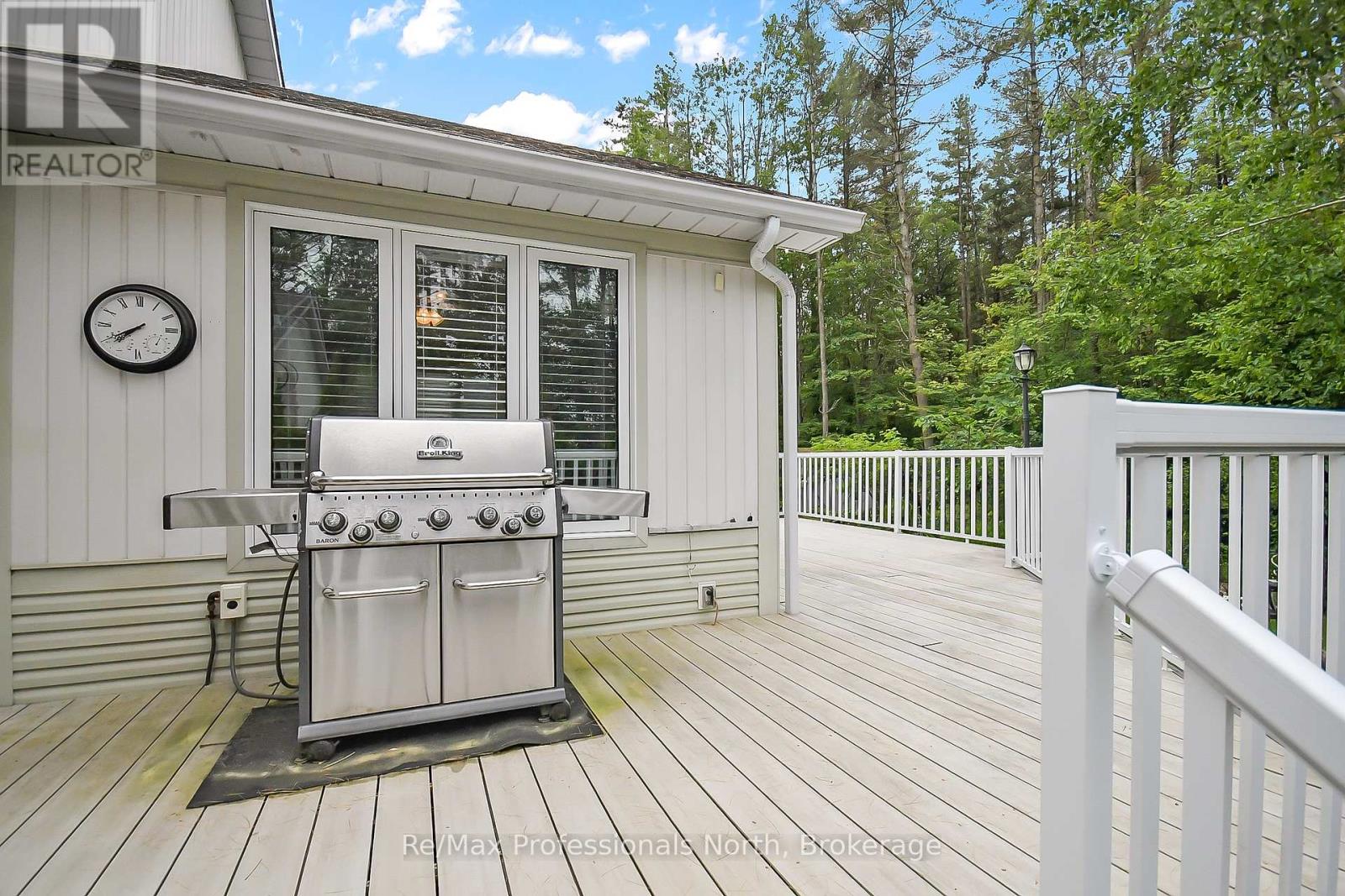 15 Pineridge Gate, Gravenhurst, Ontario  P1P 1Y4 - Photo 22 - X12242724