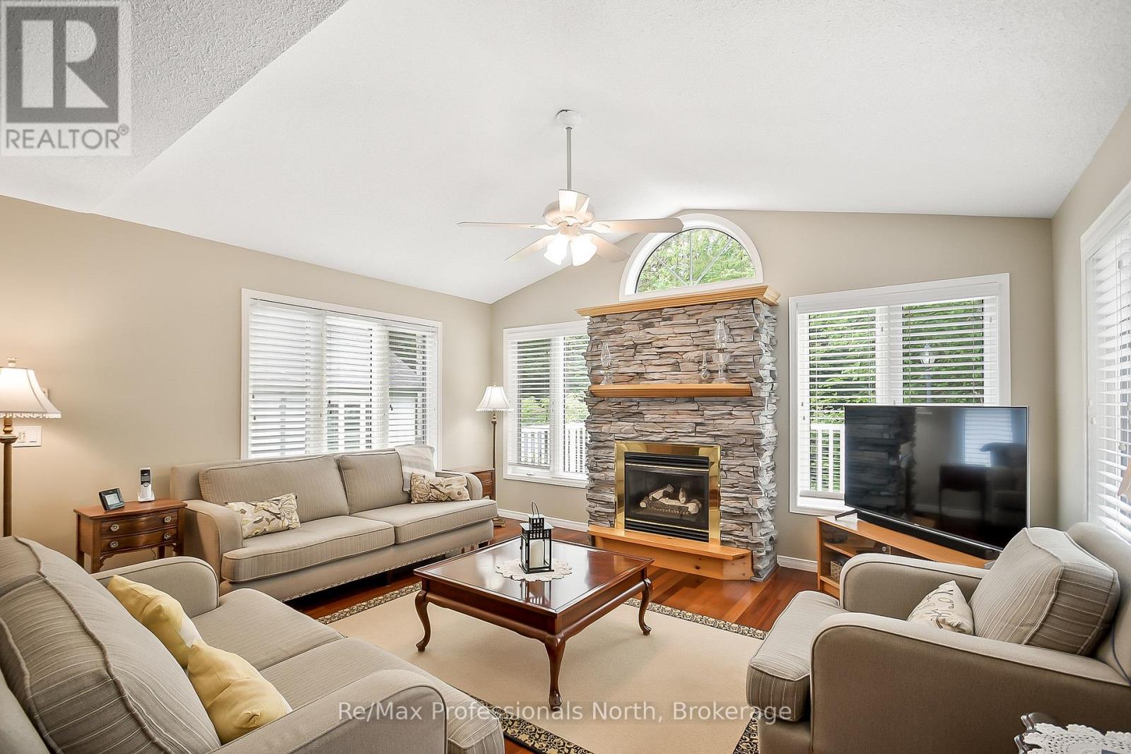 15 Pineridge Gate, Gravenhurst, Ontario  P1P 1Y4 - Photo 6 - X12242724