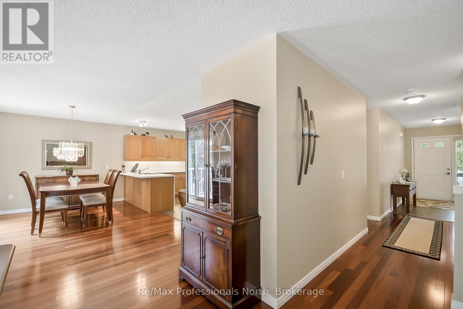 15 Pineridge Gate, Gravenhurst, Ontario  P1P 1Y4 - Photo 8 - X12242724