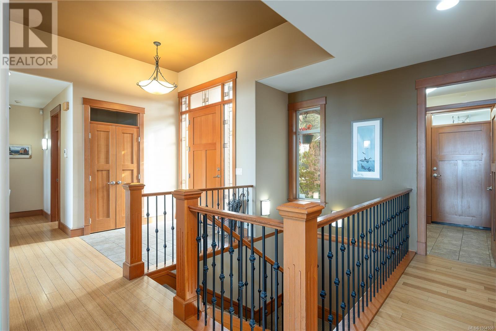 Property at 1067 Roxboro Pl image 5