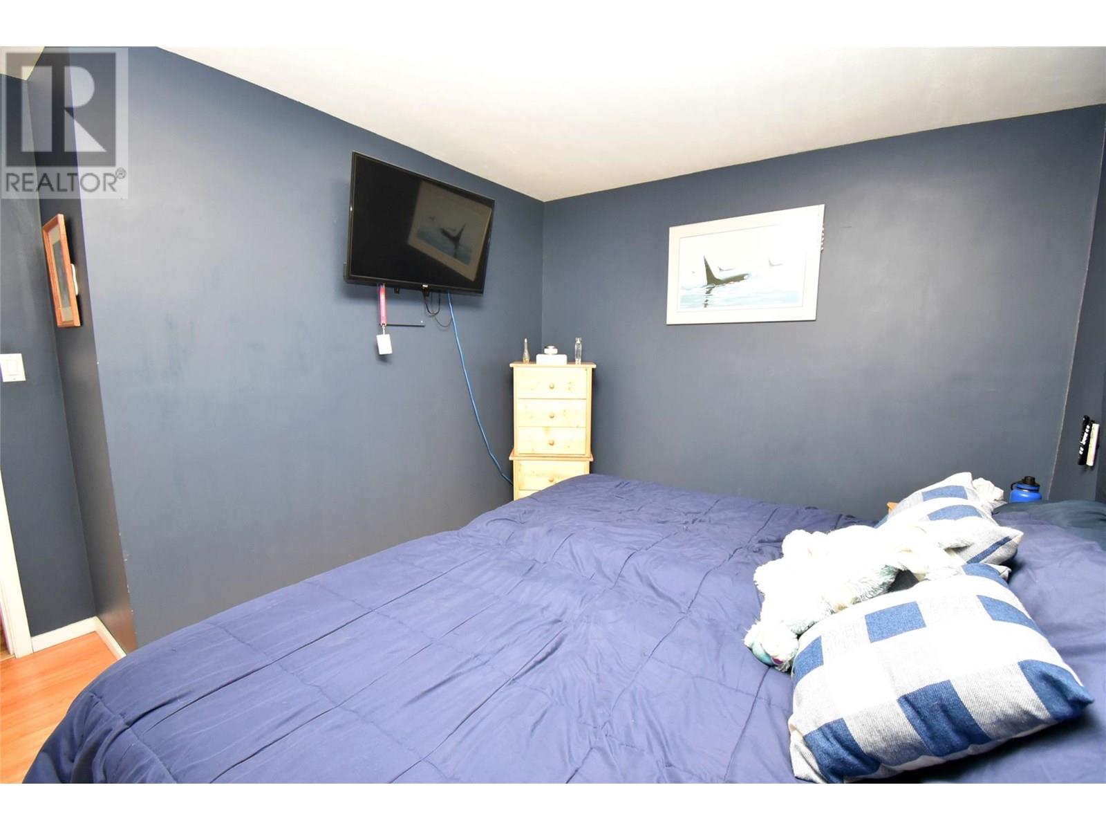 Property at 3011 38 Street image 3