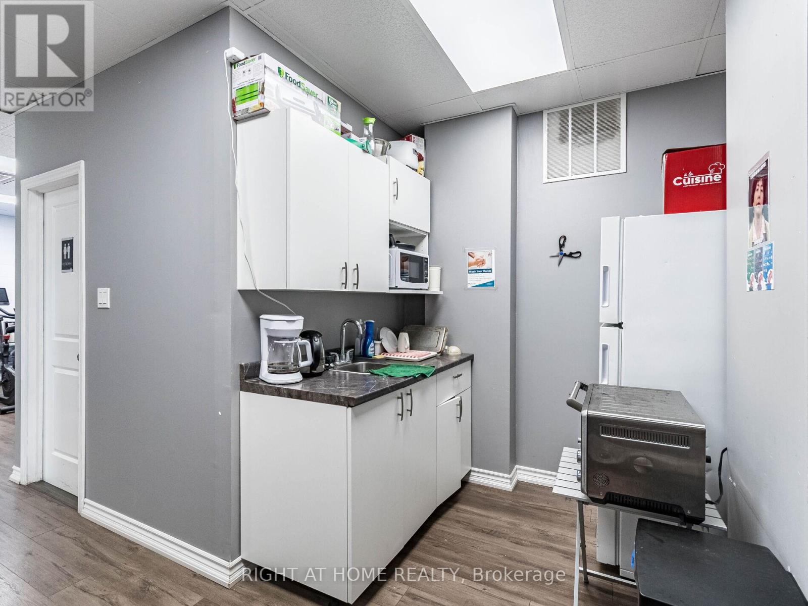 5 - 70 Monarch Road, Guelph, Ontario  N1K 1S3 - Photo 24 - X12242541