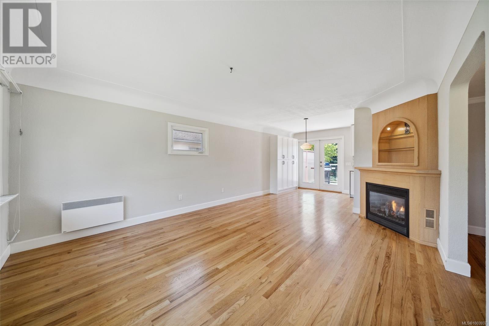 Property at 2568 Eastdowne Rd image 3