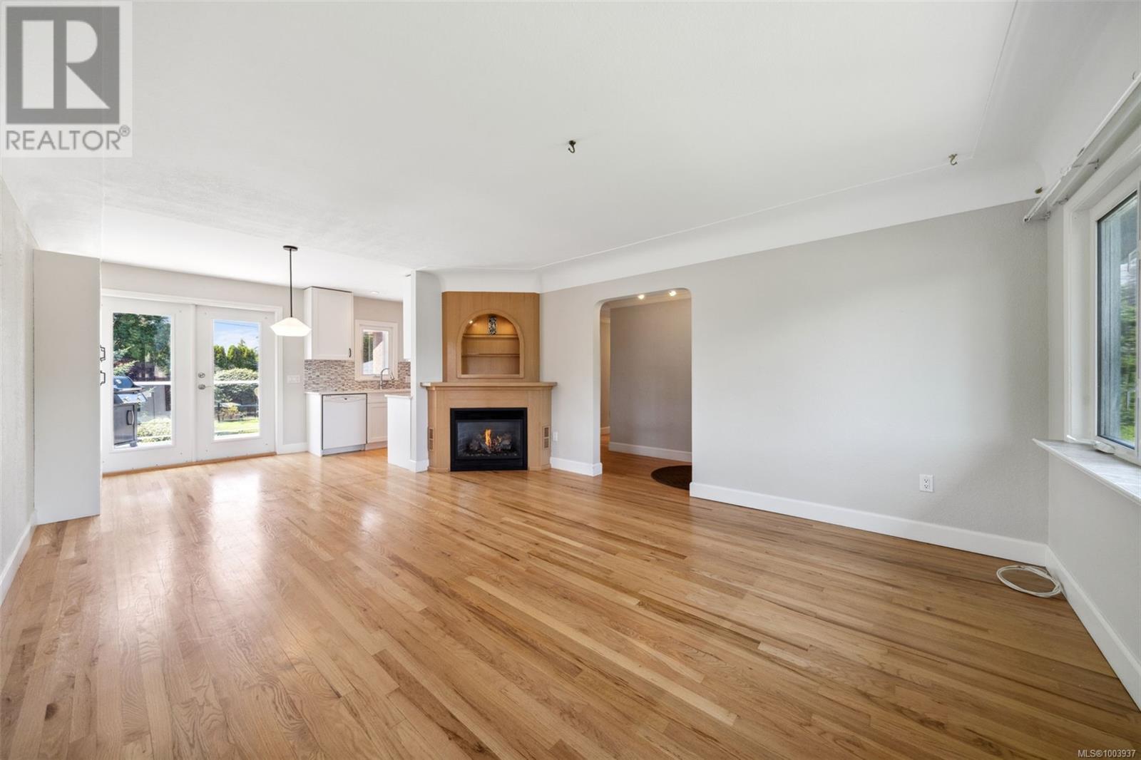 Property at 2568 Eastdowne Rd image 4