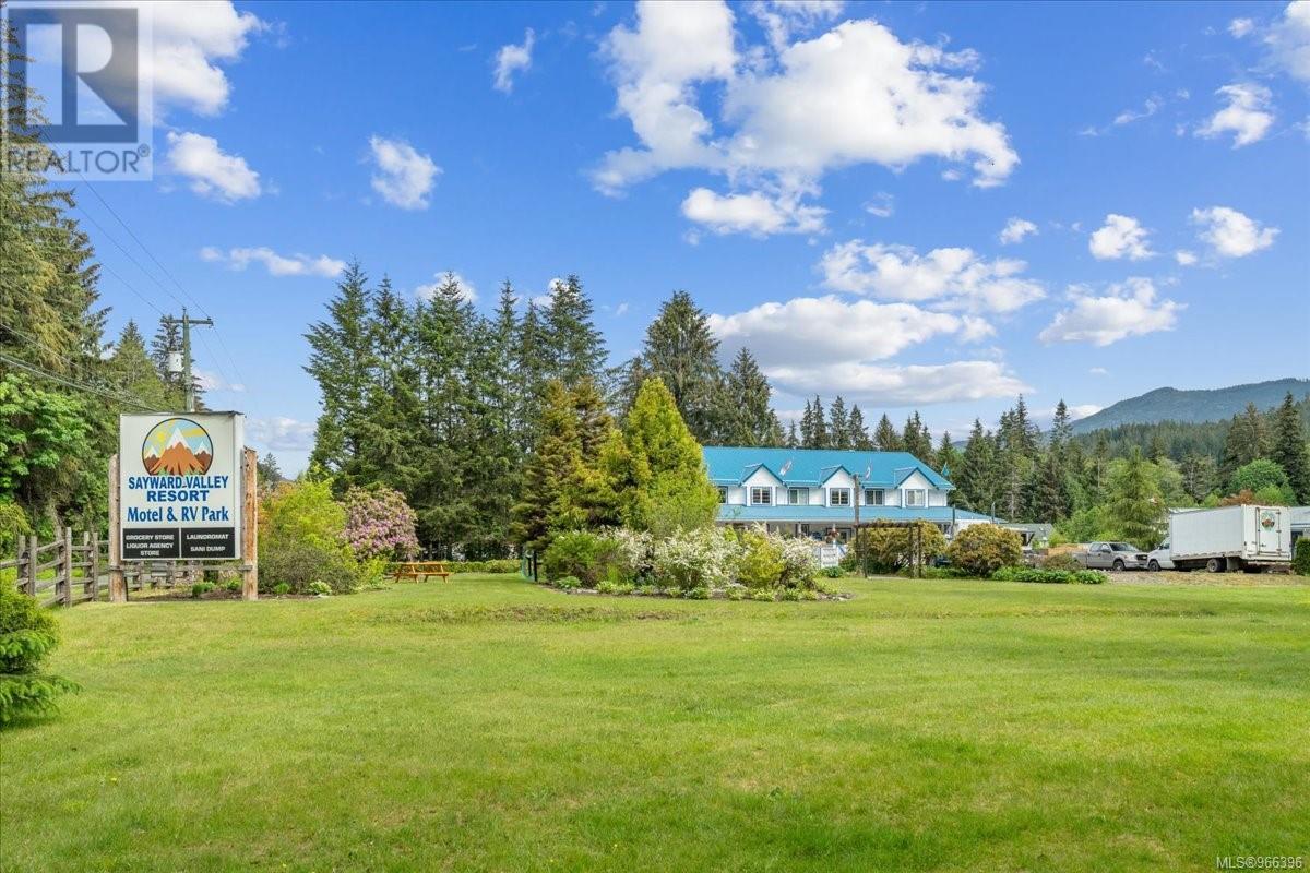1546 Sayward Rd, Sayward, British Columbia