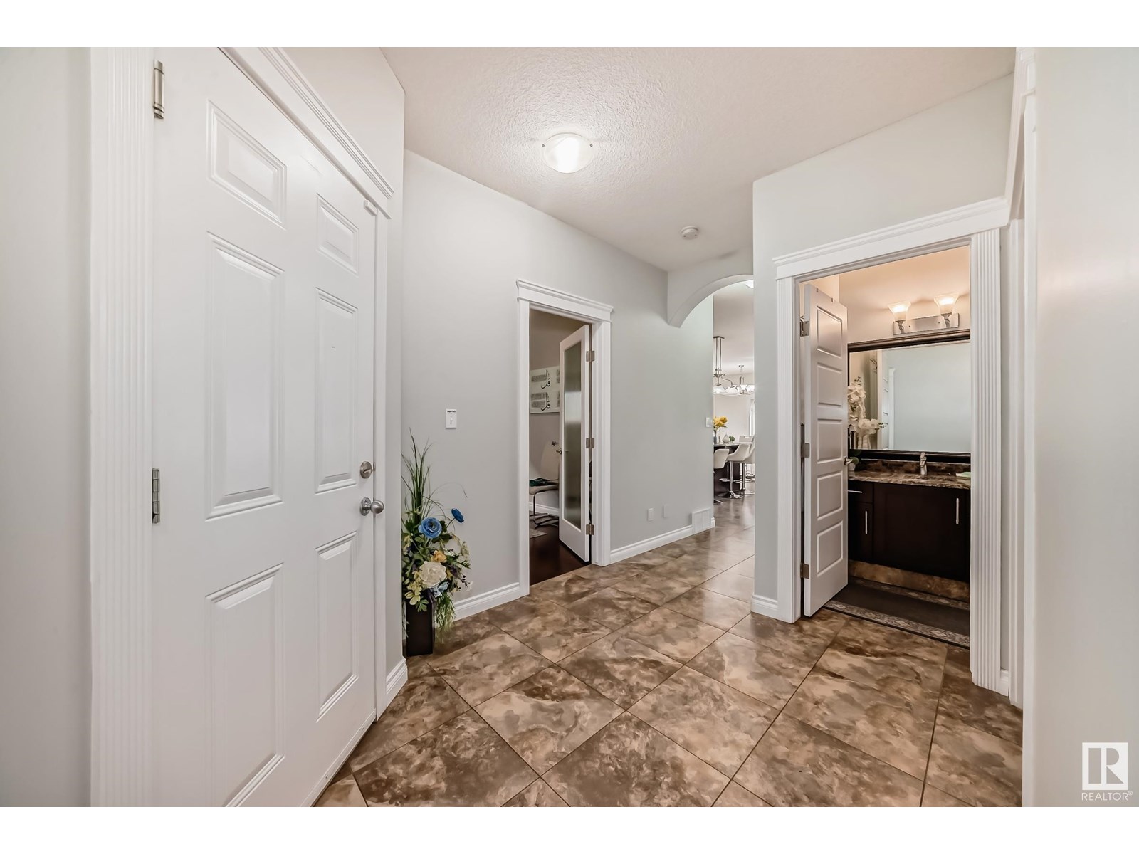 Property at 16911 54 ST NW image 4