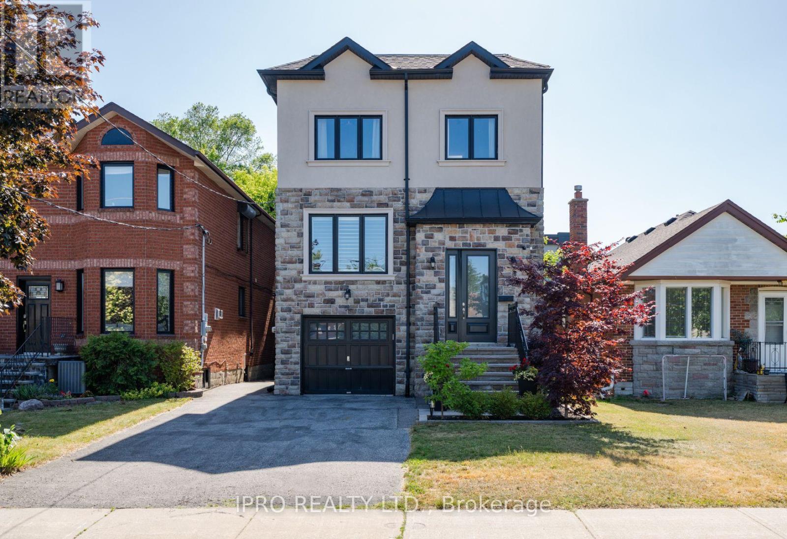 Property at 86 ROOSEVELT ROAD image 1
