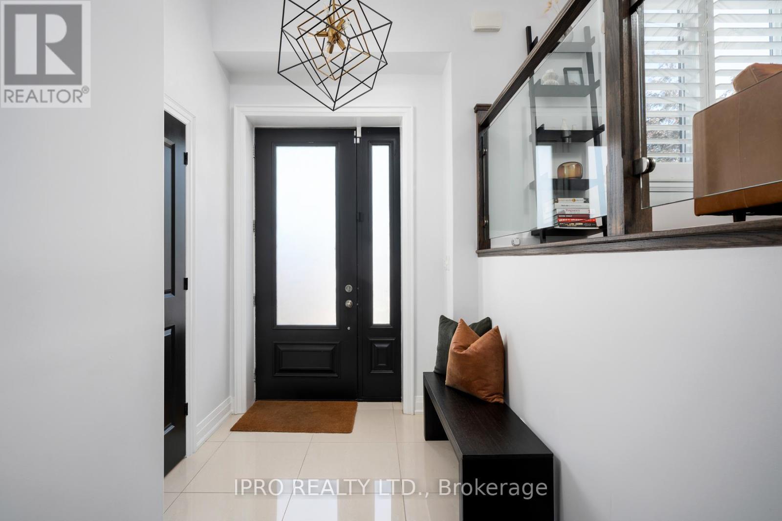 Property at 86 ROOSEVELT ROAD image 4