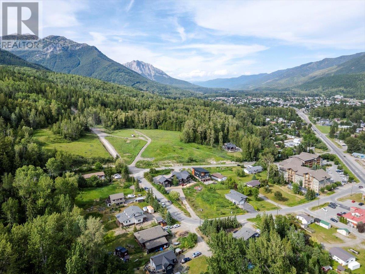106 Sparling Road, Fernie, British Columbia  V0B 1M1 - Photo 87 - 10353523