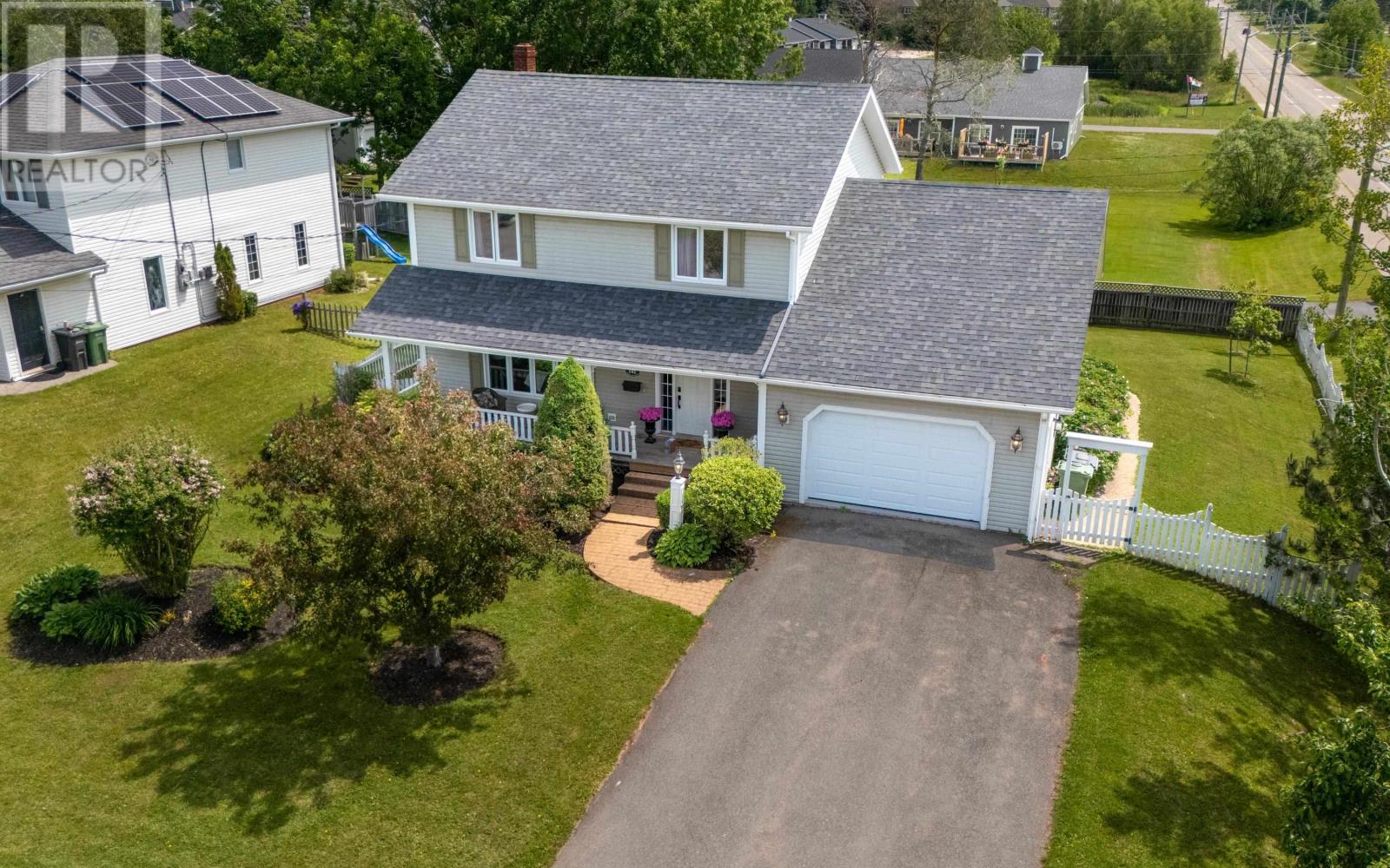 Property at 102 Greensview Drive image 2