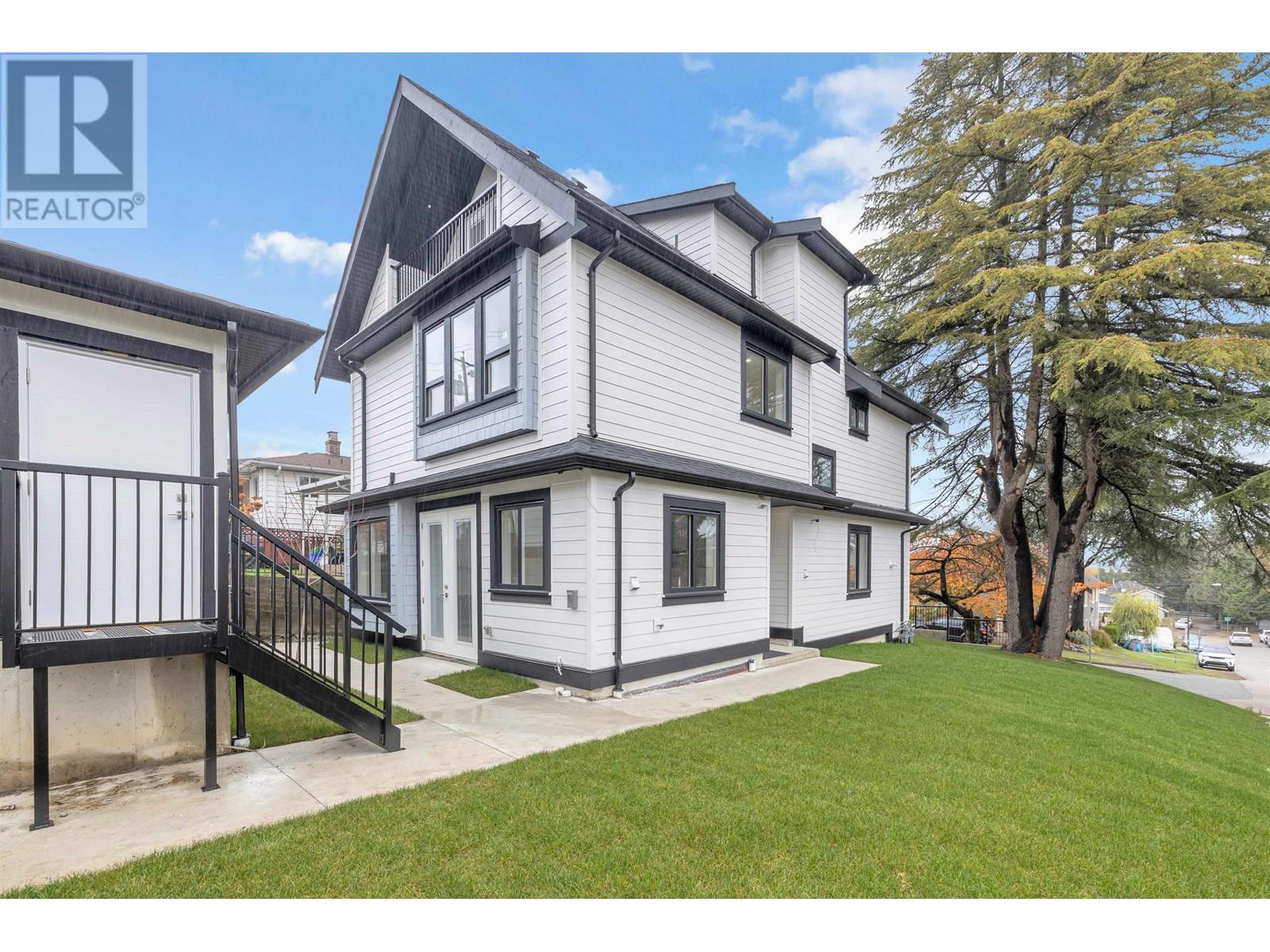 Property at 4325 KAMLOOPS STREET image 1
