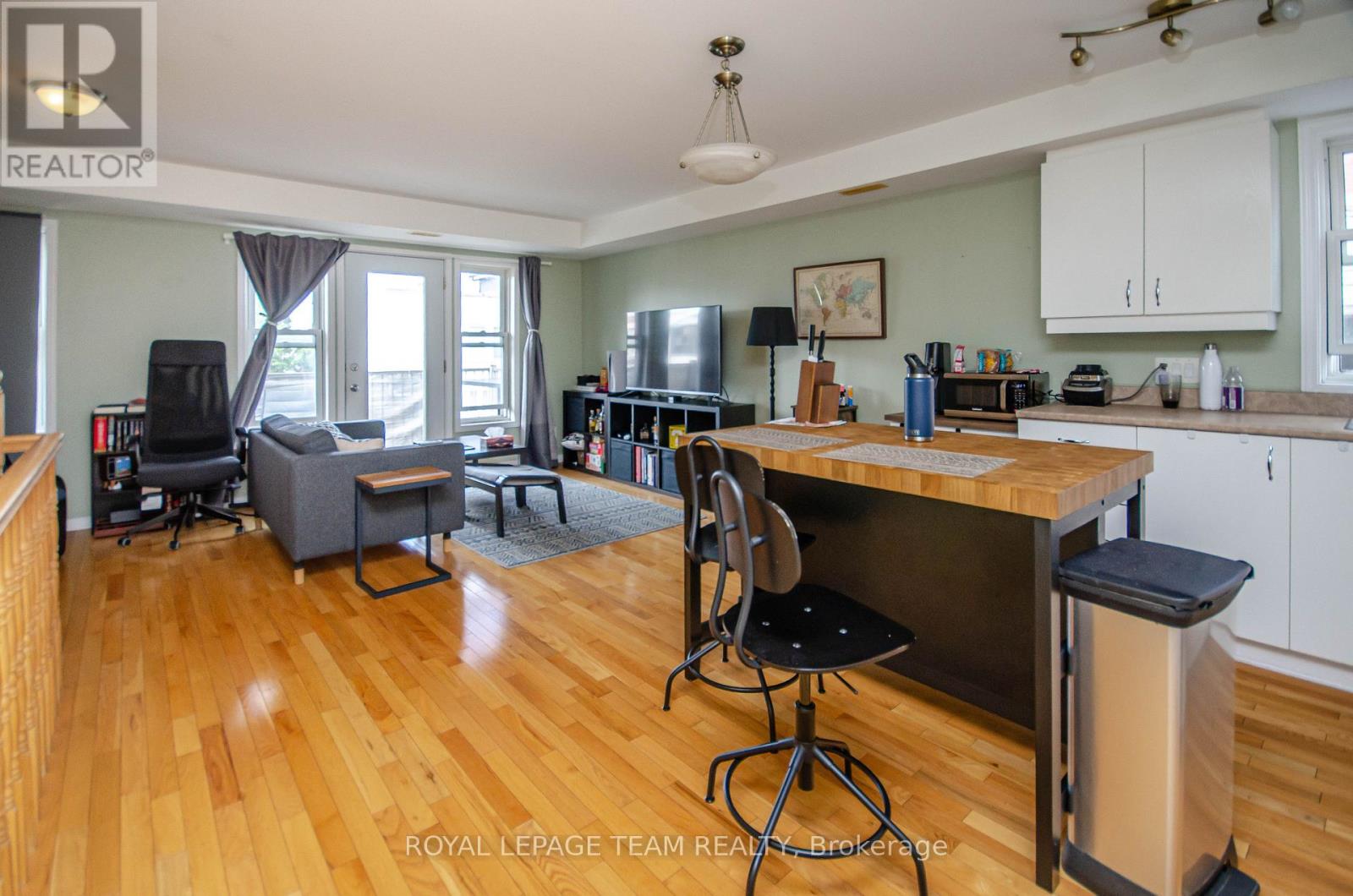 258-260 St. Andrew Street, Ottawa, Ontario  K1N 5G7 - Photo 2 - X12242756
