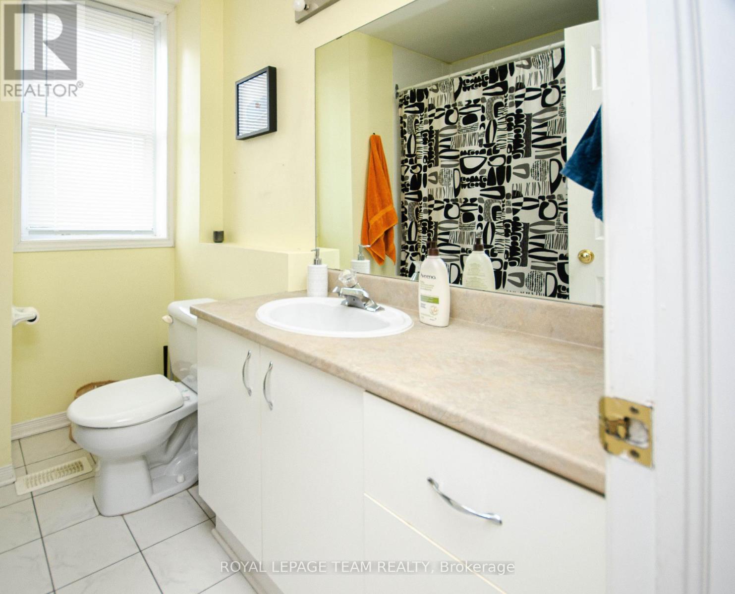 258-260 St. Andrew Street, Ottawa, Ontario  K1N 5G7 - Photo 6 - X12242756