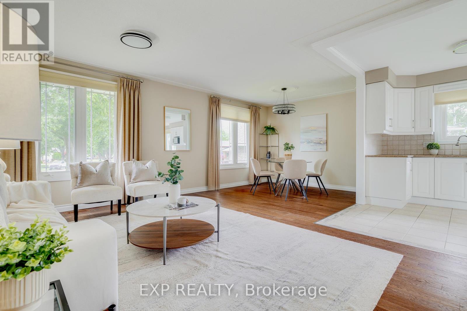 Property at 15 LAGUNA CRESCENT image 5