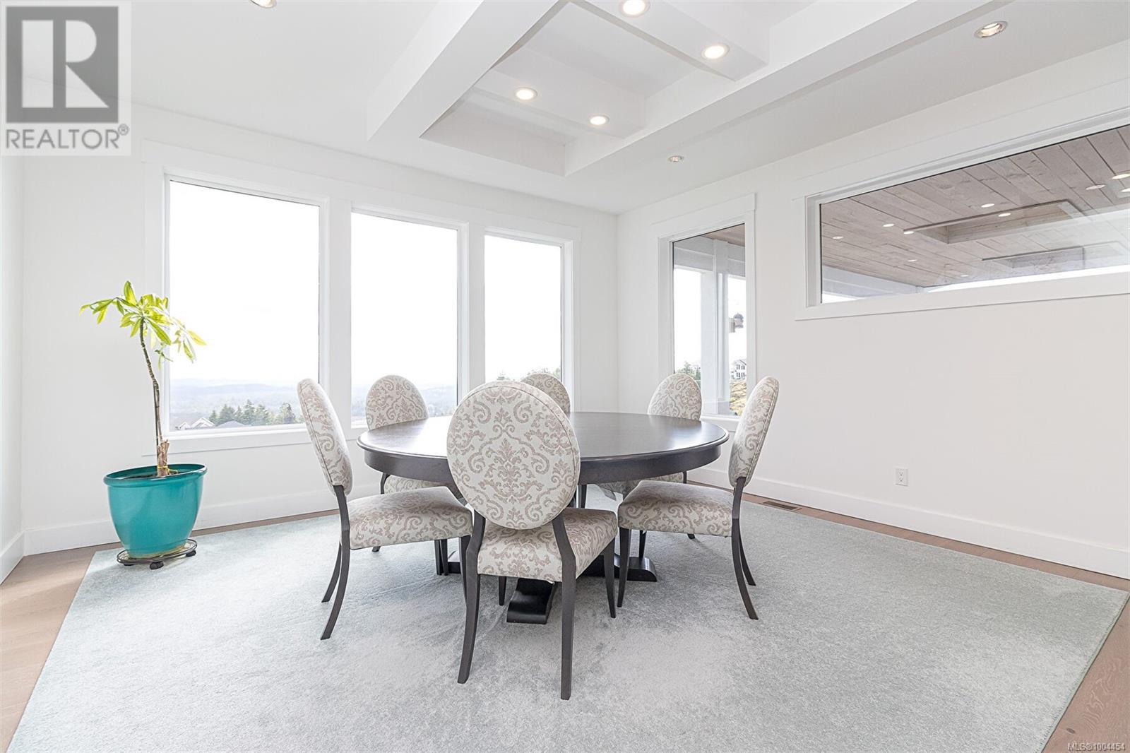 Property at 2267 Nicklaus Dr image 4