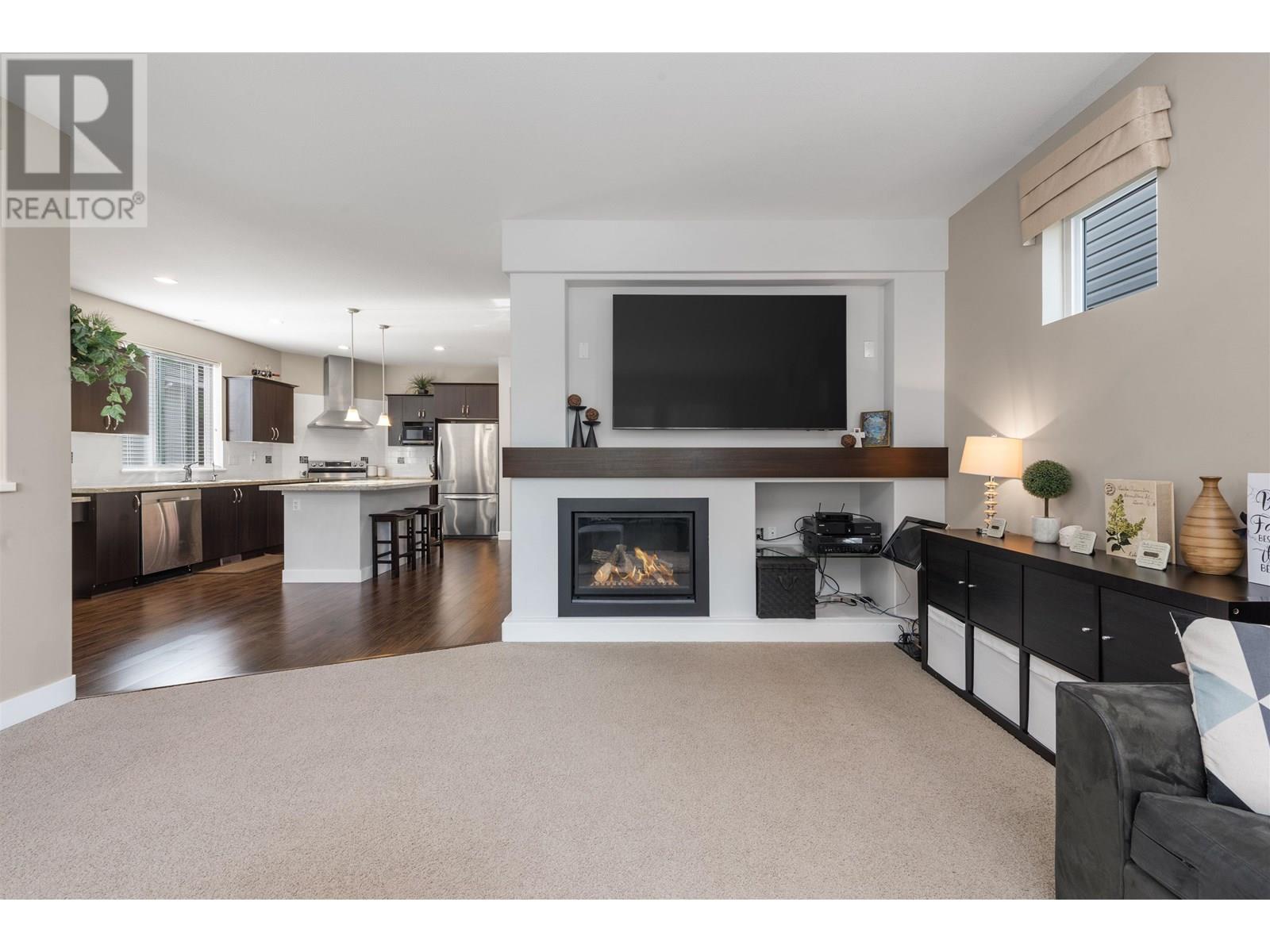 Property at 3382 DARWIN AVENUE image 4