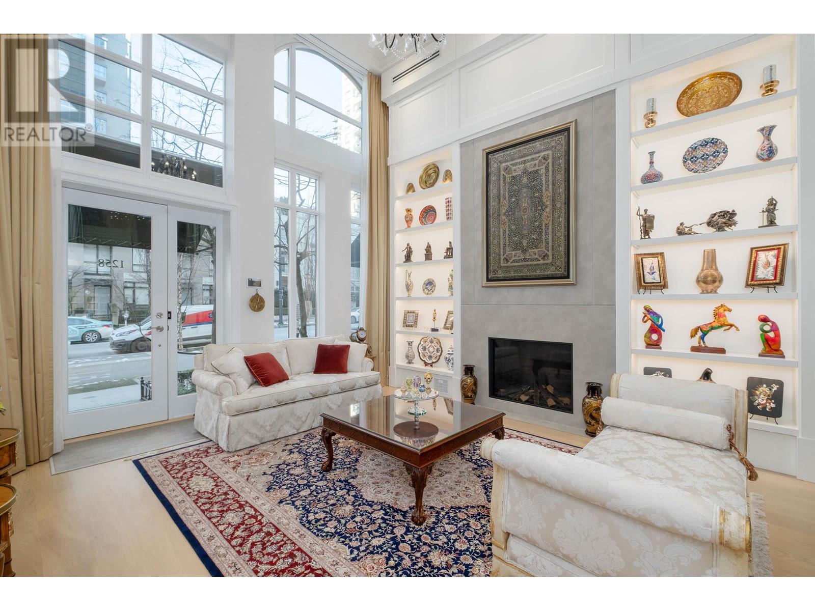 1258 RICHARDS STREET, vancouver, British Columbia V6B1S2