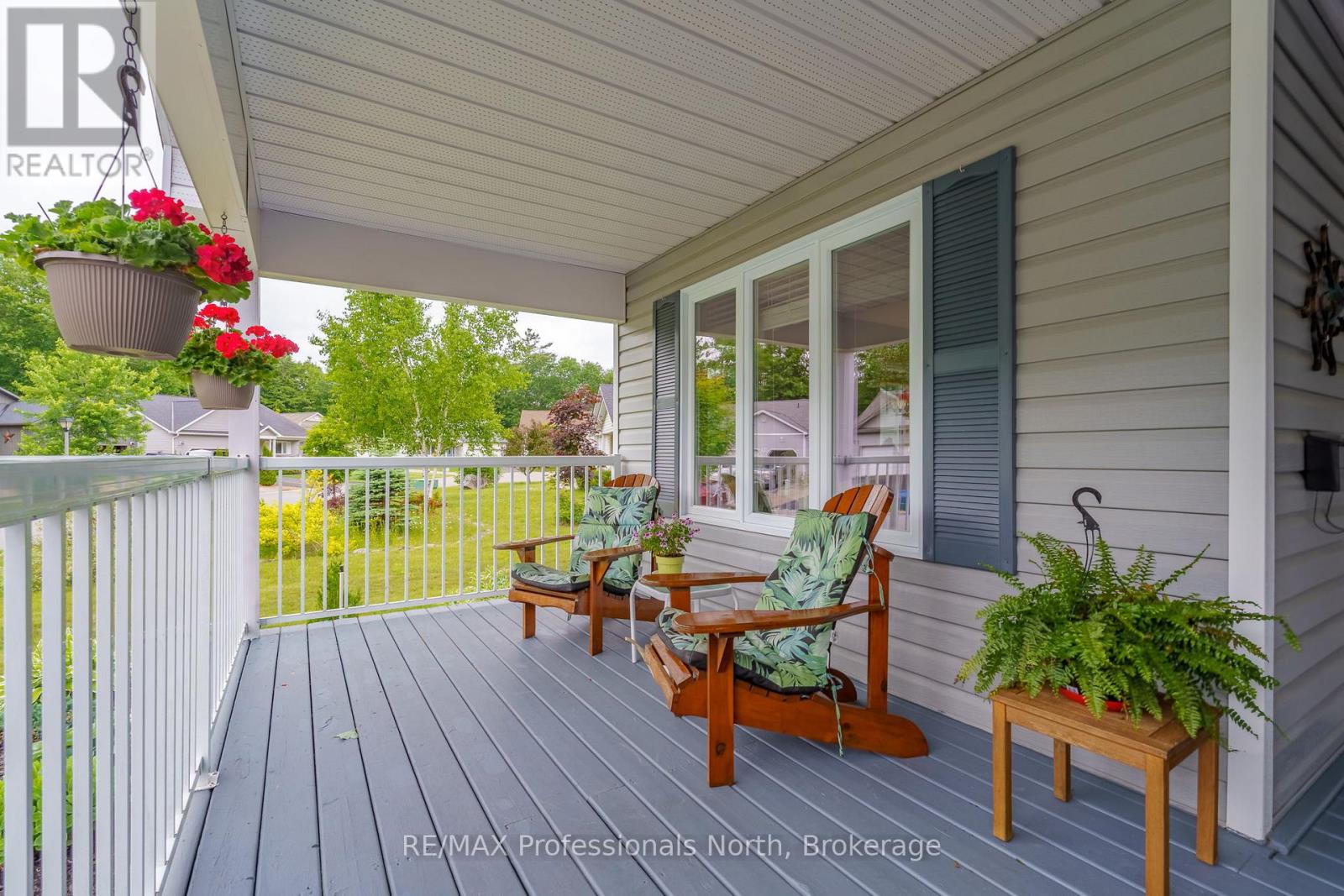 Property at 4 RED MAPLE COURT image 4