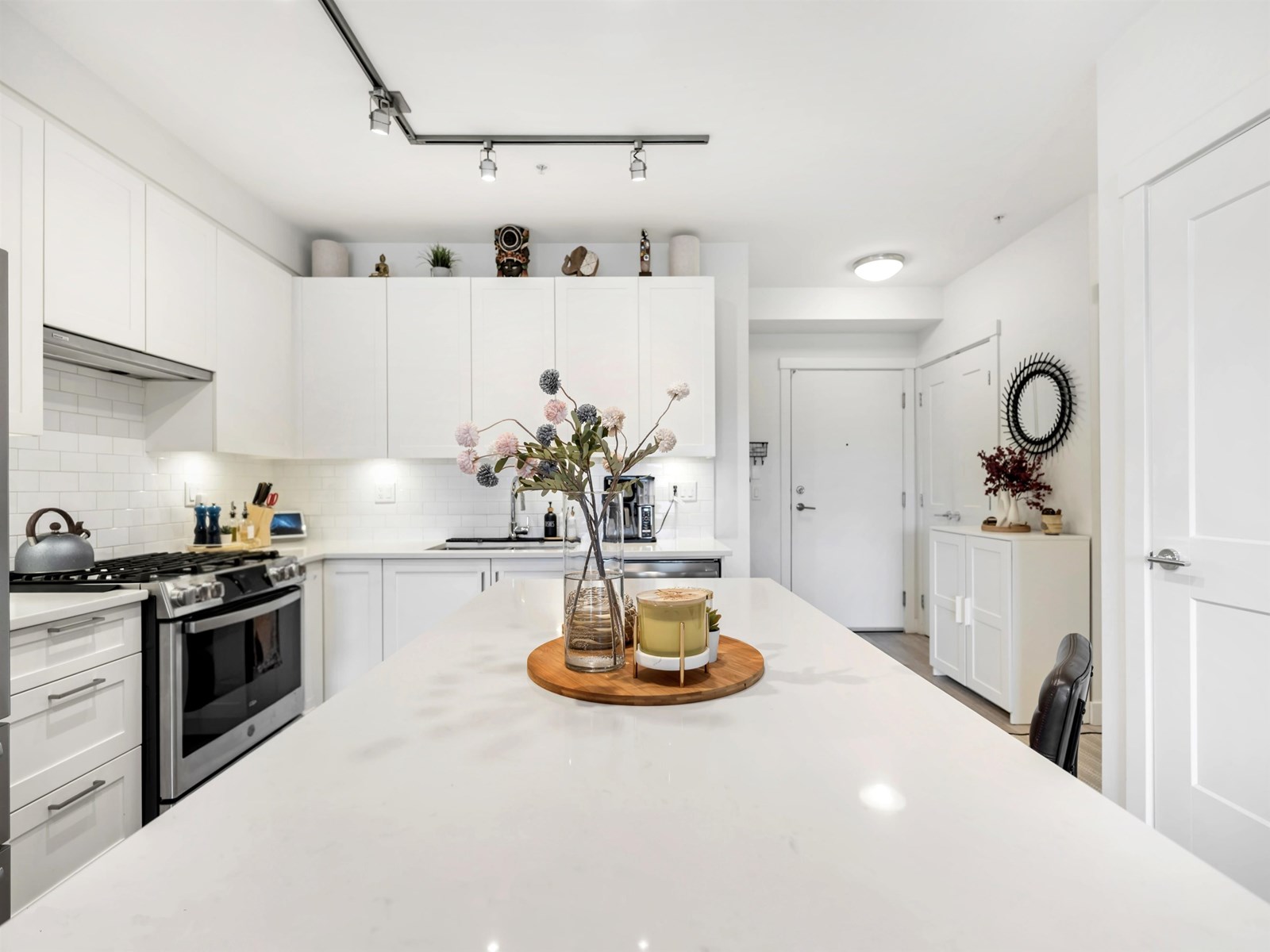 Property at 519 20673 78 AVENUE image 2