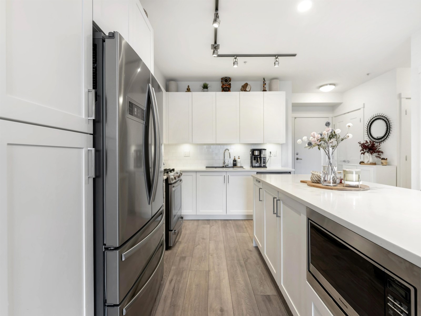 Property at 519 20673 78 AVENUE image 3