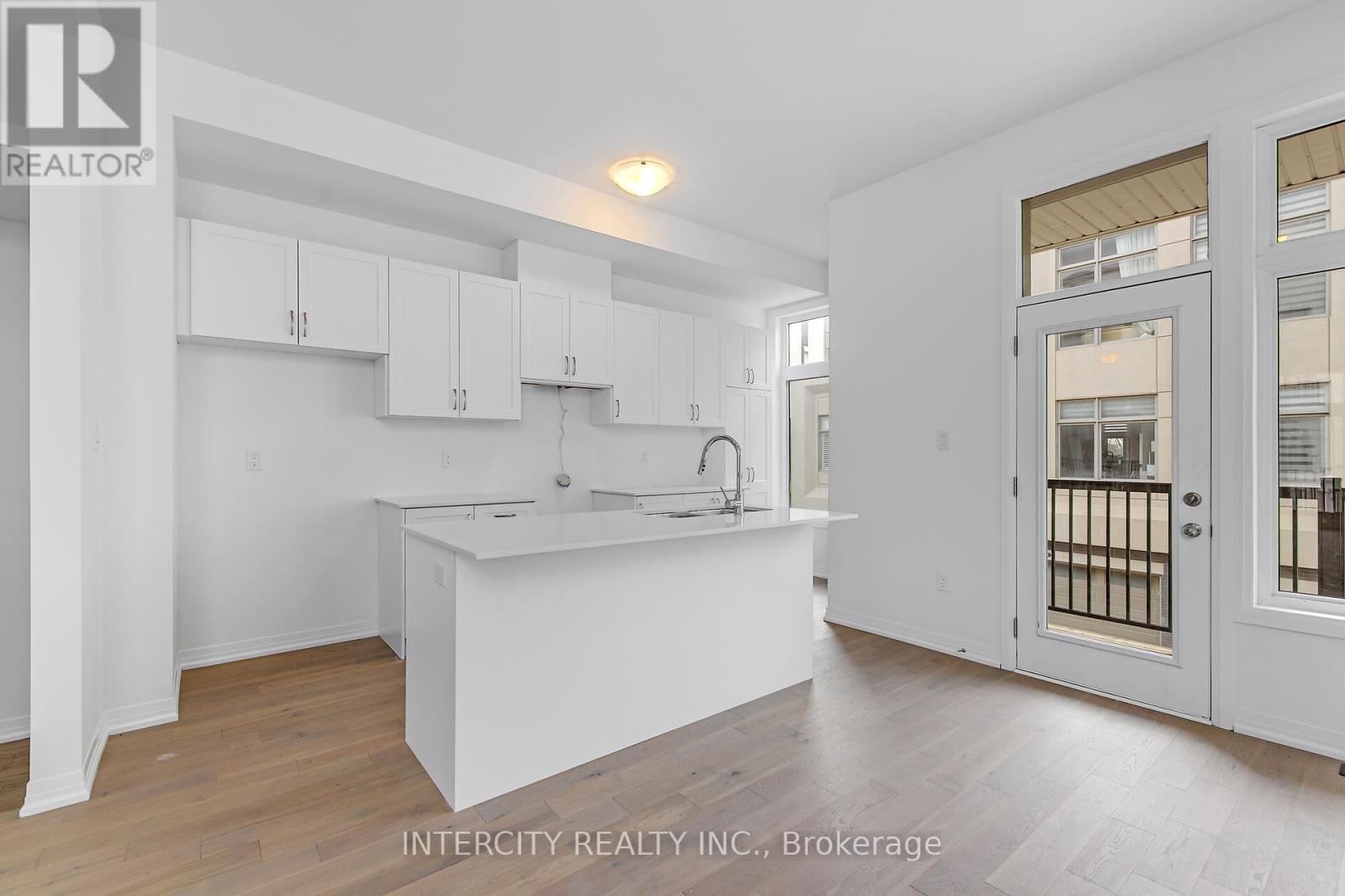 29 Albert Firman Lane, Markham, Ontario  L6C 3B5 - Photo 13 - N12242755