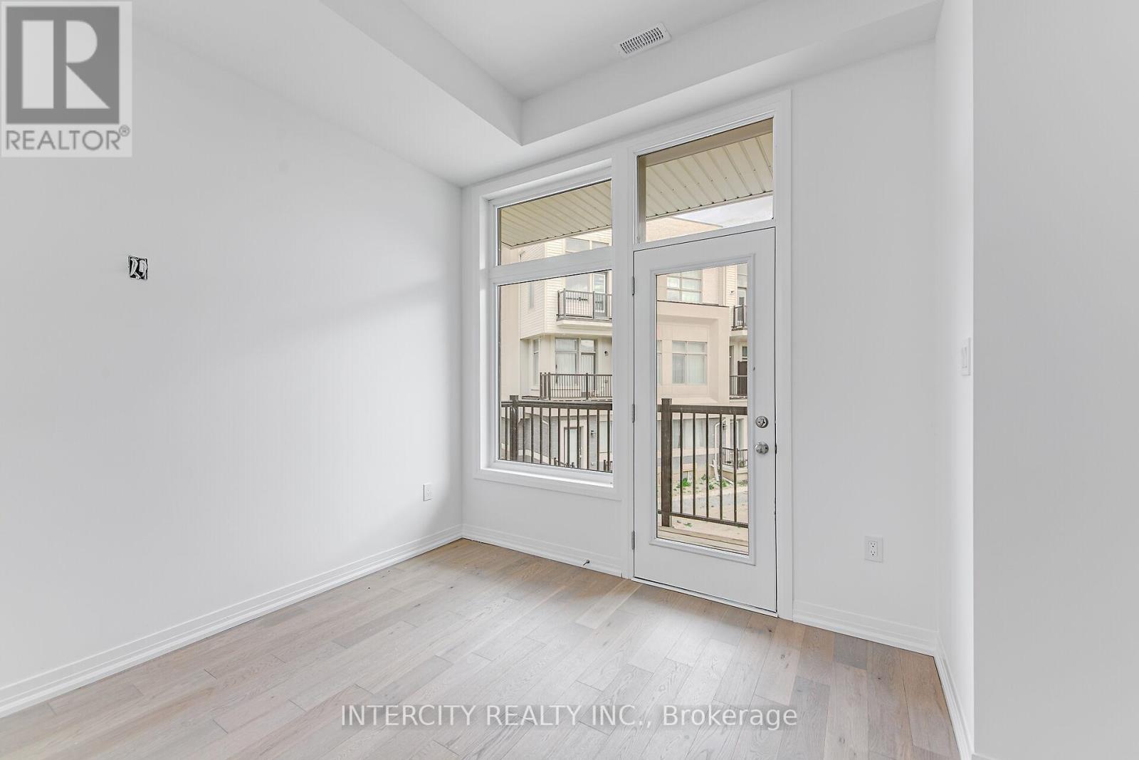 29 Albert Firman Lane, Markham, Ontario  L6C 3B5 - Photo 8 - N12242755