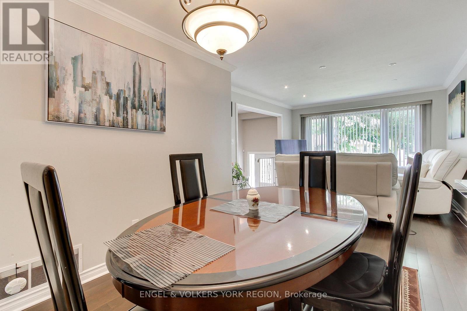 256 Penn Avenue, Newmarket, Ontario  L3Y 2S6 - Photo 11 - N12242757