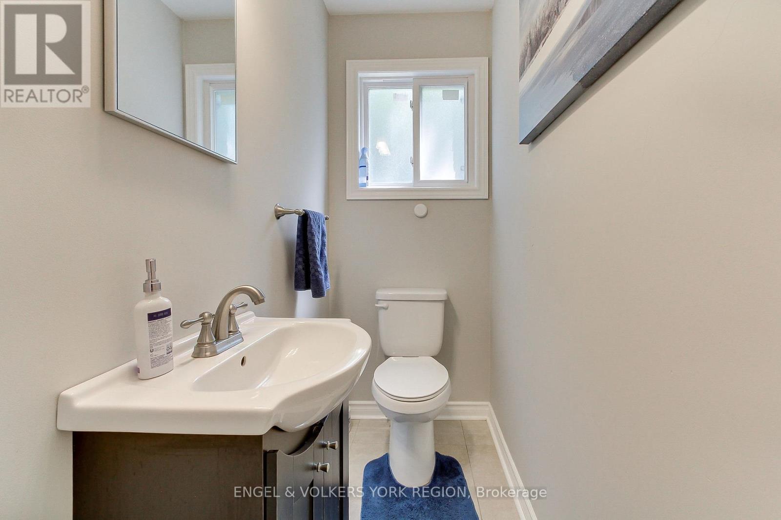 256 Penn Avenue, Newmarket, Ontario  L3Y 2S6 - Photo 14 - N12242757