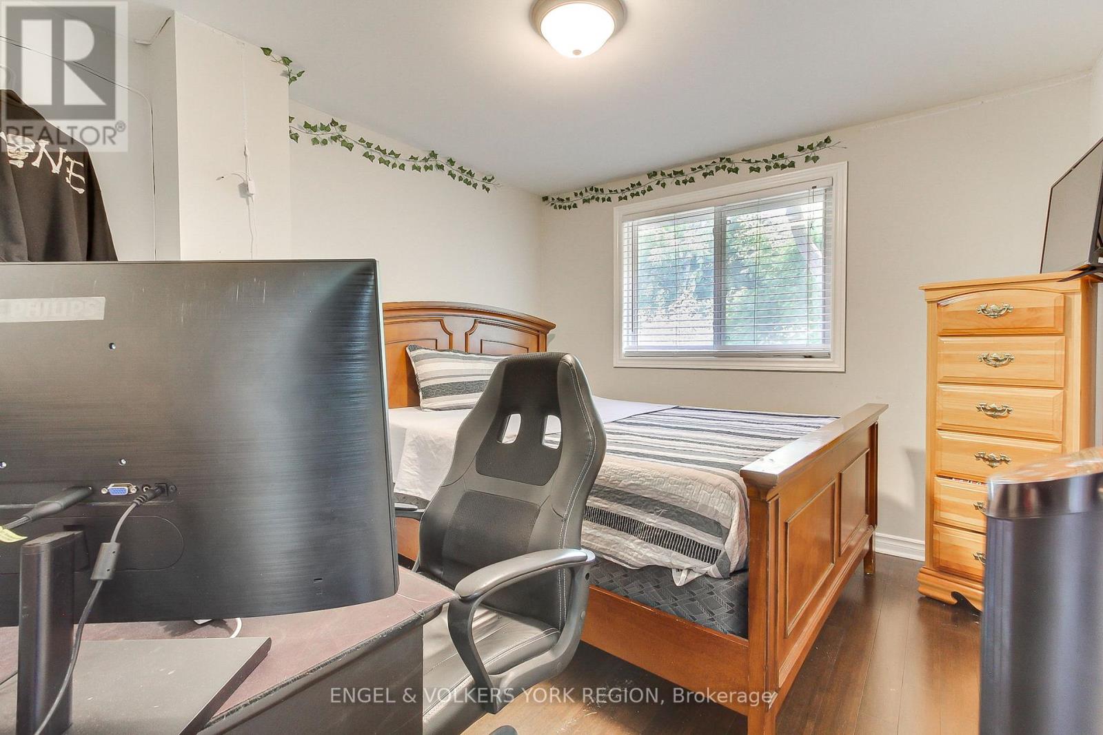 256 Penn Avenue, Newmarket, Ontario  L3Y 2S6 - Photo 19 - N12242757