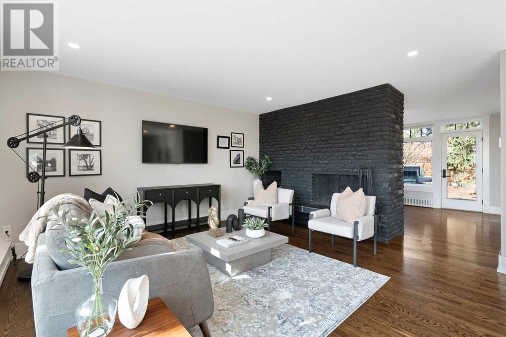 Property at 4815 14A Street SW image 4