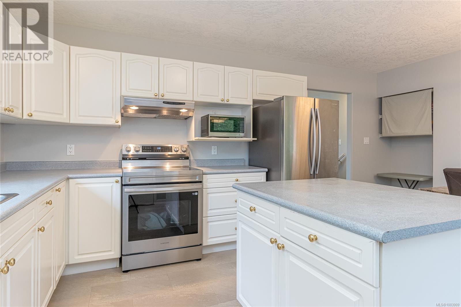 Property at 4731 Hammond Bay Rd image 3