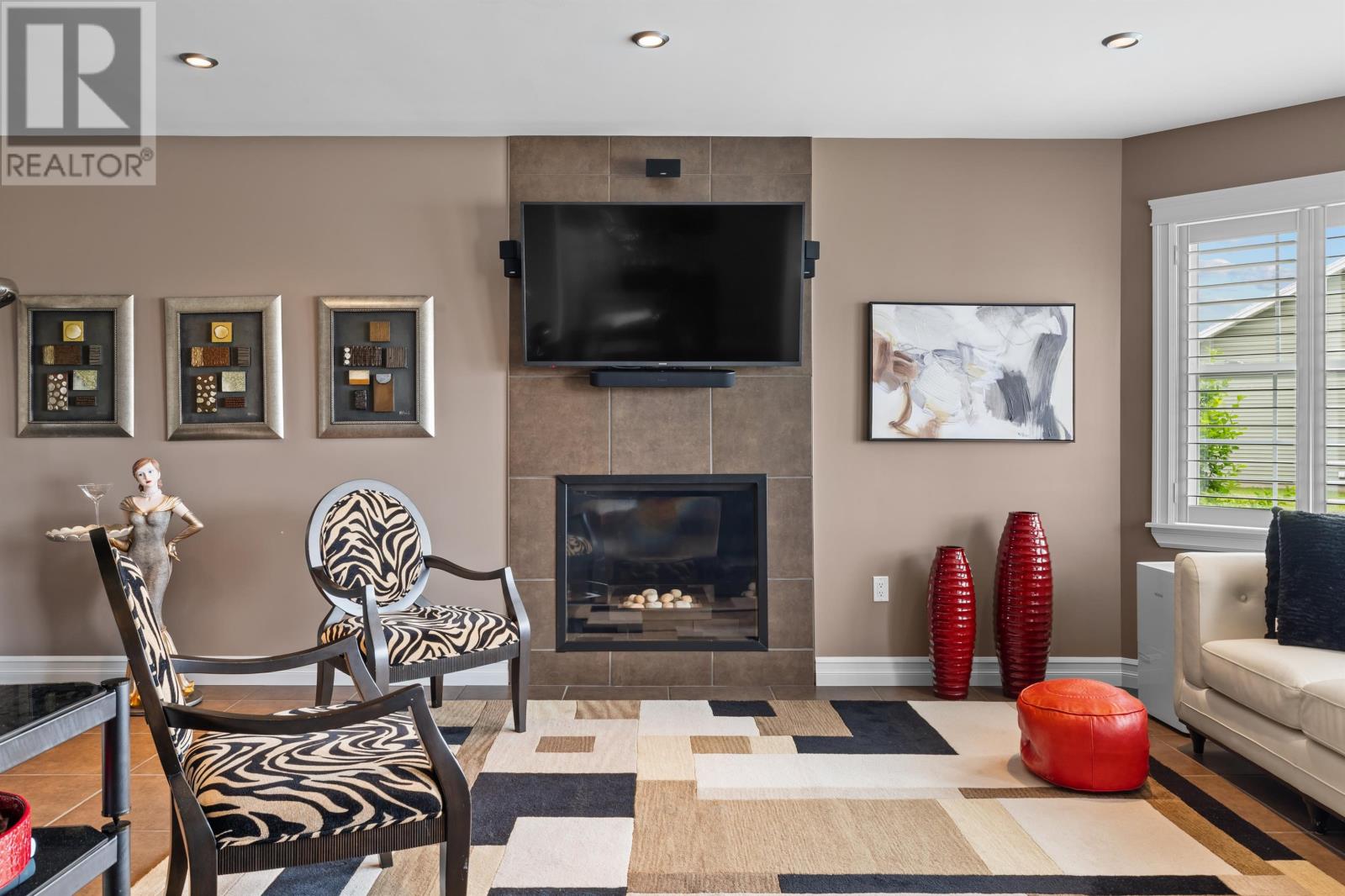 Property at 14 BRETHAVEN Court image 3
