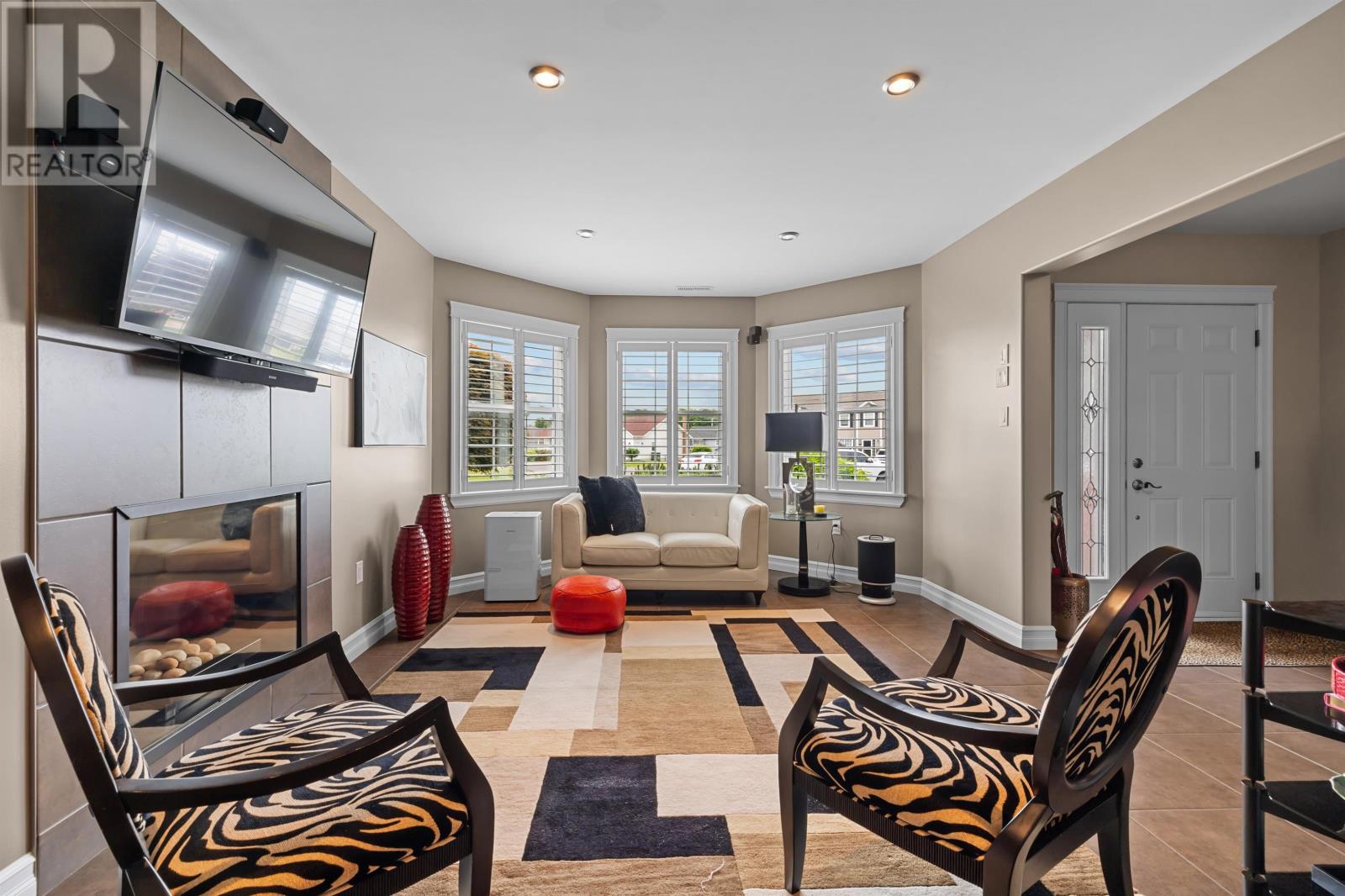 Property at 14 BRETHAVEN Court image 4