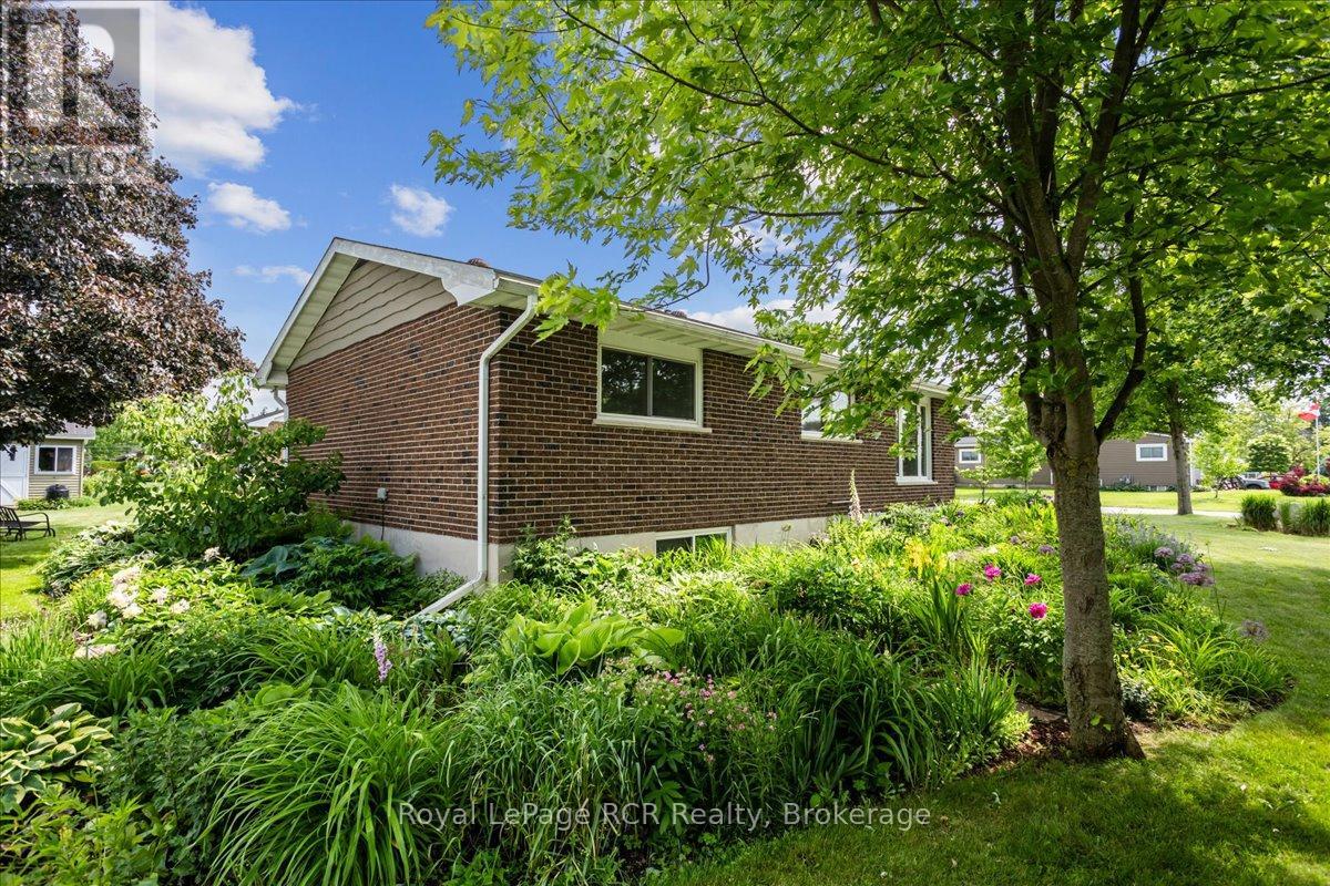 70 Cambrai Road, Grey Highlands, Ontario  N0C 1H0 - Photo 39 - X12242856