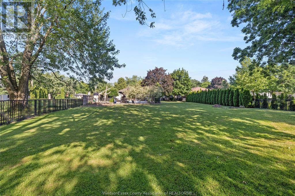 4259 Roseland Drive East, Windsor, Ontario  N9G 1Y6 - Photo 41 - 25016008