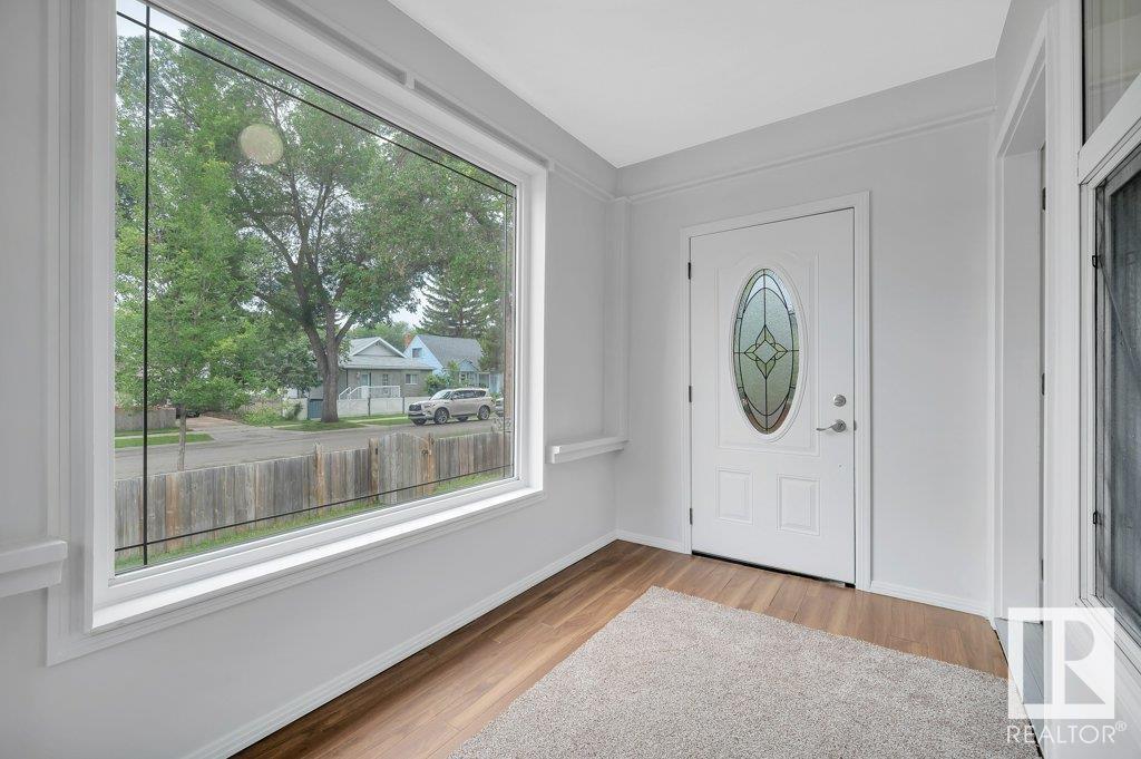 Property at 11503 86 ST NW image 2