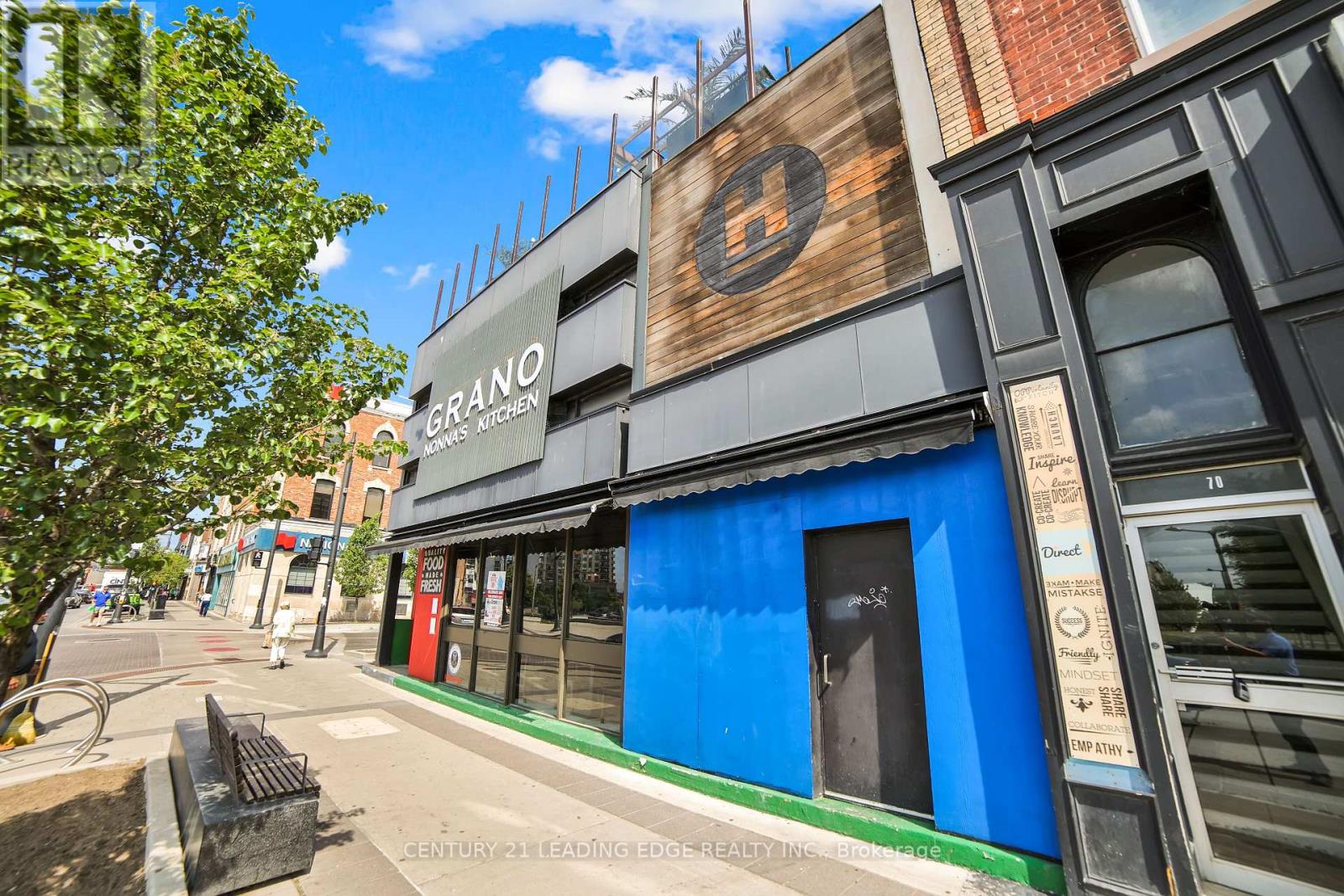 Property at 66 DUNLOP STREET E image 4
