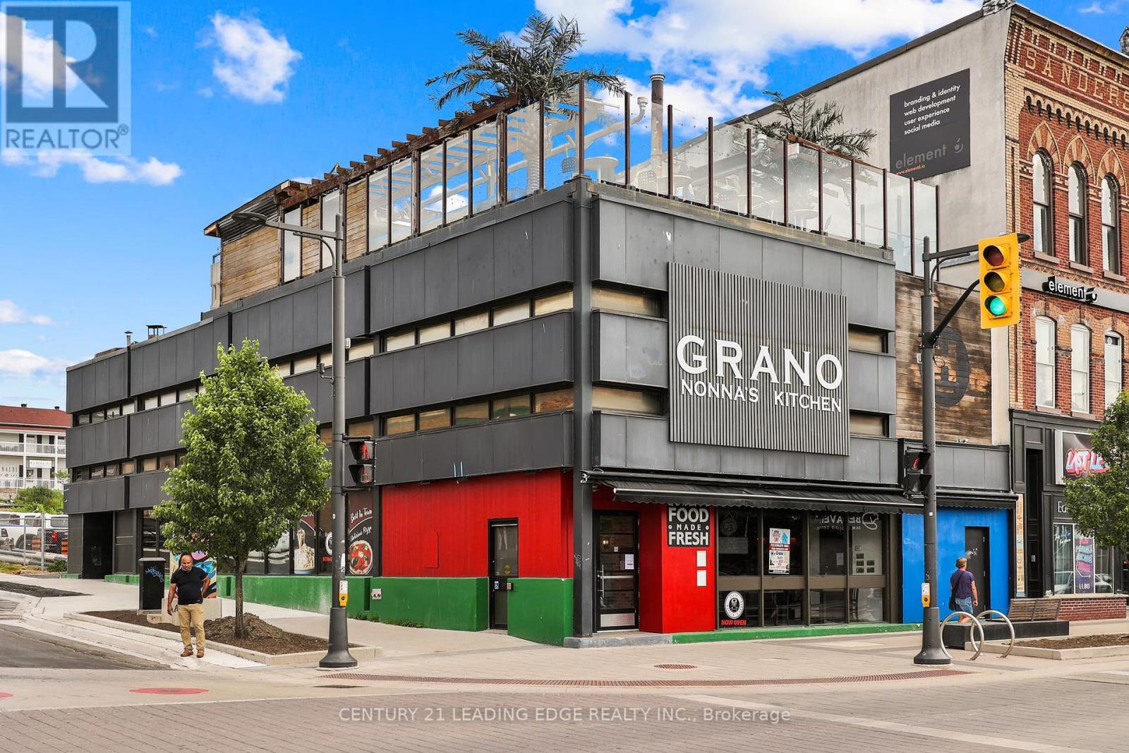 Property at 66 DUNLOP STREET E image 5