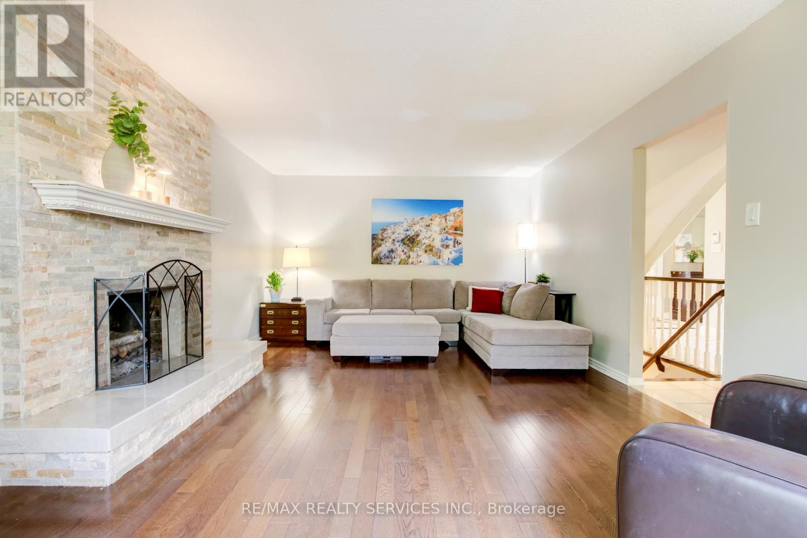 Property at 25 BROOKBANK COURT image 5