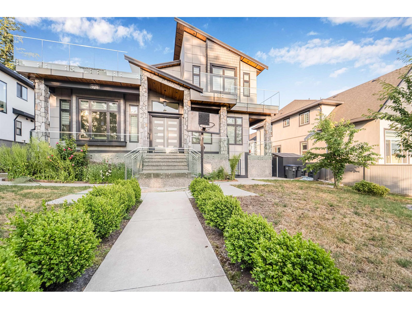 Property at 5538 184 STREET image 3