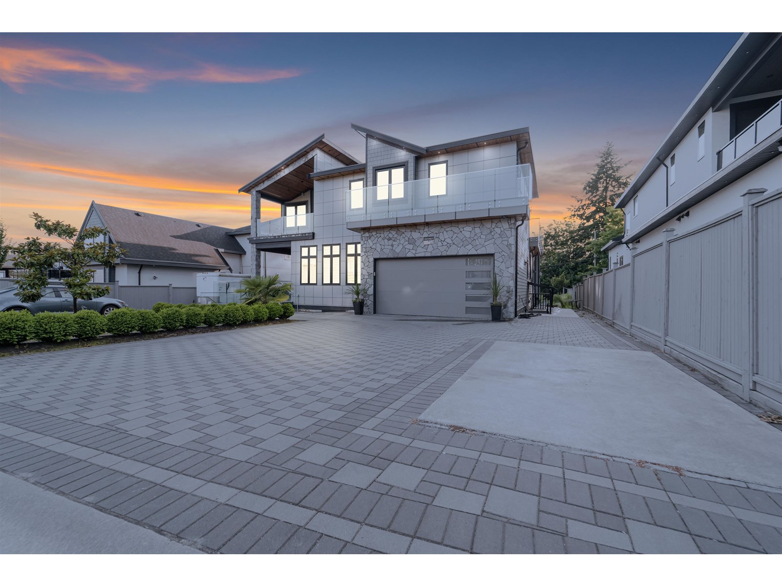 Property at 5538 184 STREET image 1