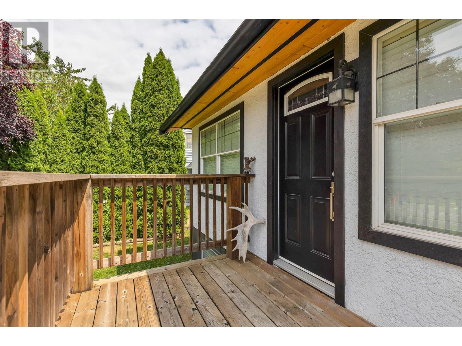 Property at 20214 WANSTEAD STREET image 5