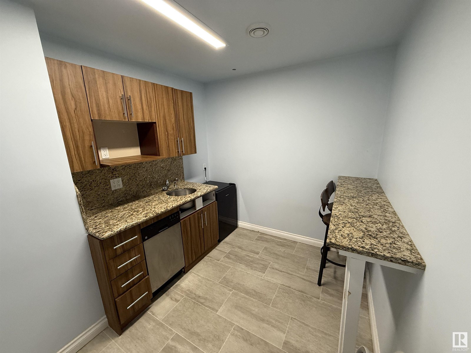 6740 75 St Nw, Edmonton, Alberta  T6E 6T9 - Photo 3 - E4444084