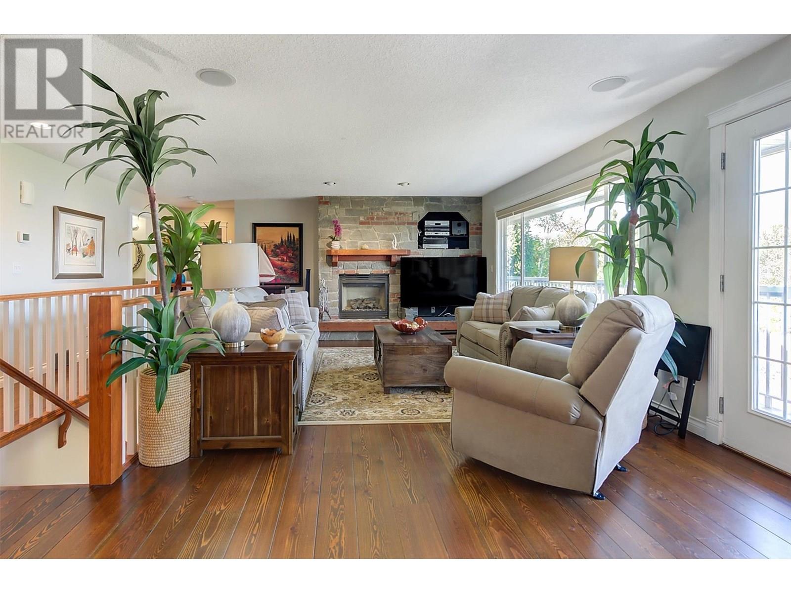 4649 Princeton Avenue, Peachland, British Columbia  V0H 1X7 - Photo 20 - 10353595