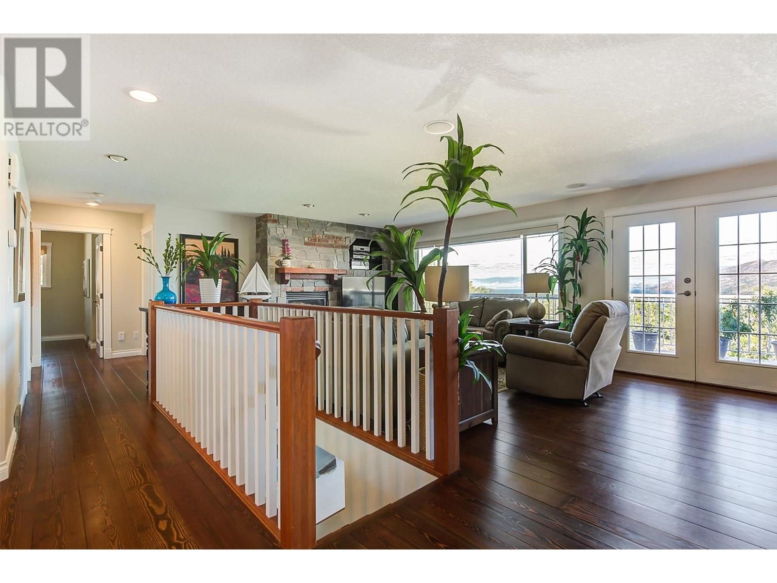 4649 Princeton Avenue, Peachland, British Columbia  V0H 1X7 - Photo 28 - 10353595