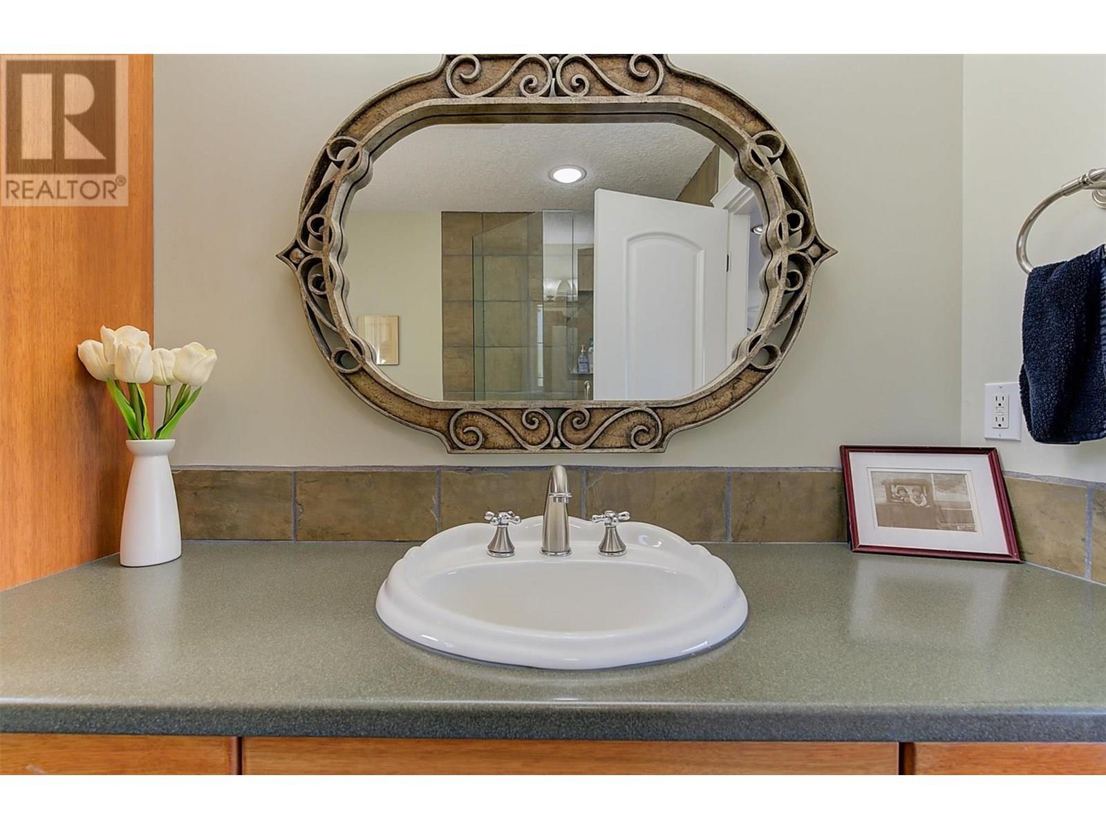 4649 Princeton Avenue, Peachland, British Columbia  V0H 1X7 - Photo 54 - 10353595