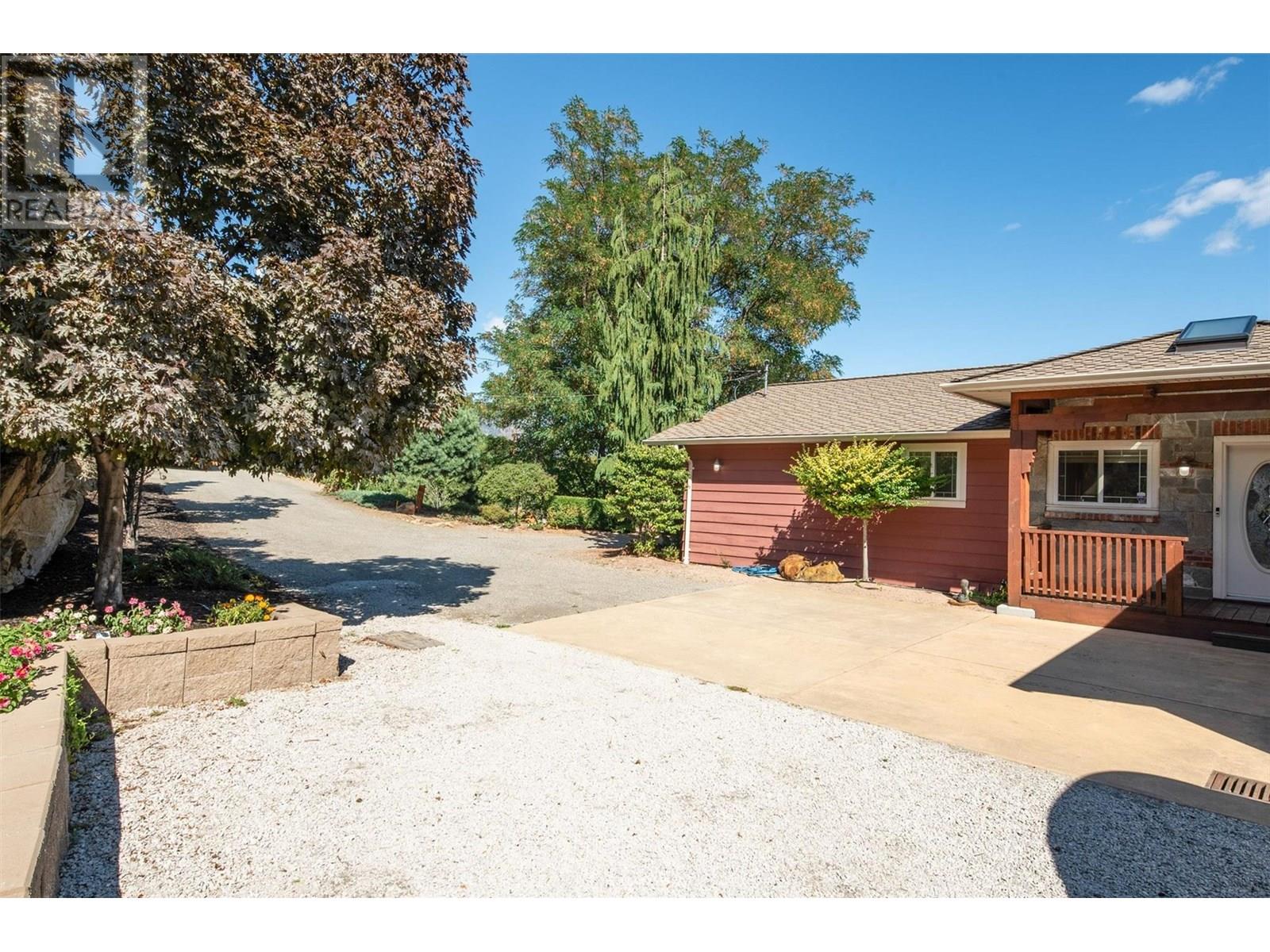 4649 Princeton Avenue, Peachland, British Columbia  V0H 1X7 - Photo 77 - 10353595